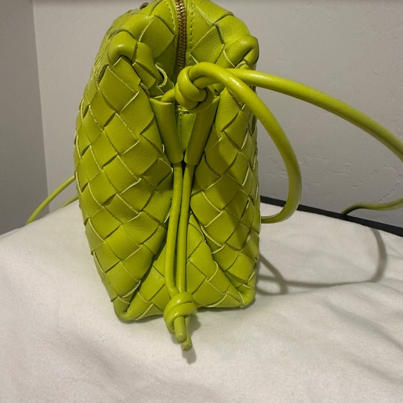 Bottega Veneta SMALL loop camera bag - Picture 8 of 13